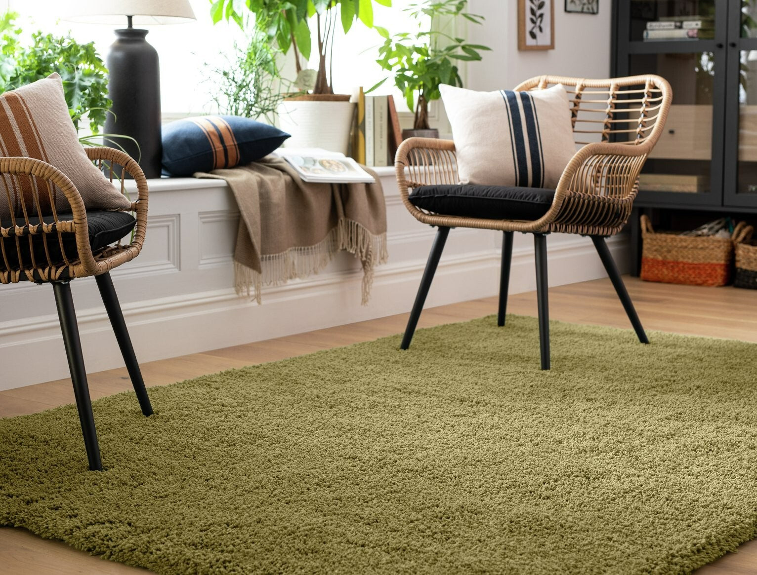Habitat Noodle Shaggy Plain Rug - Olive - 120x170cm